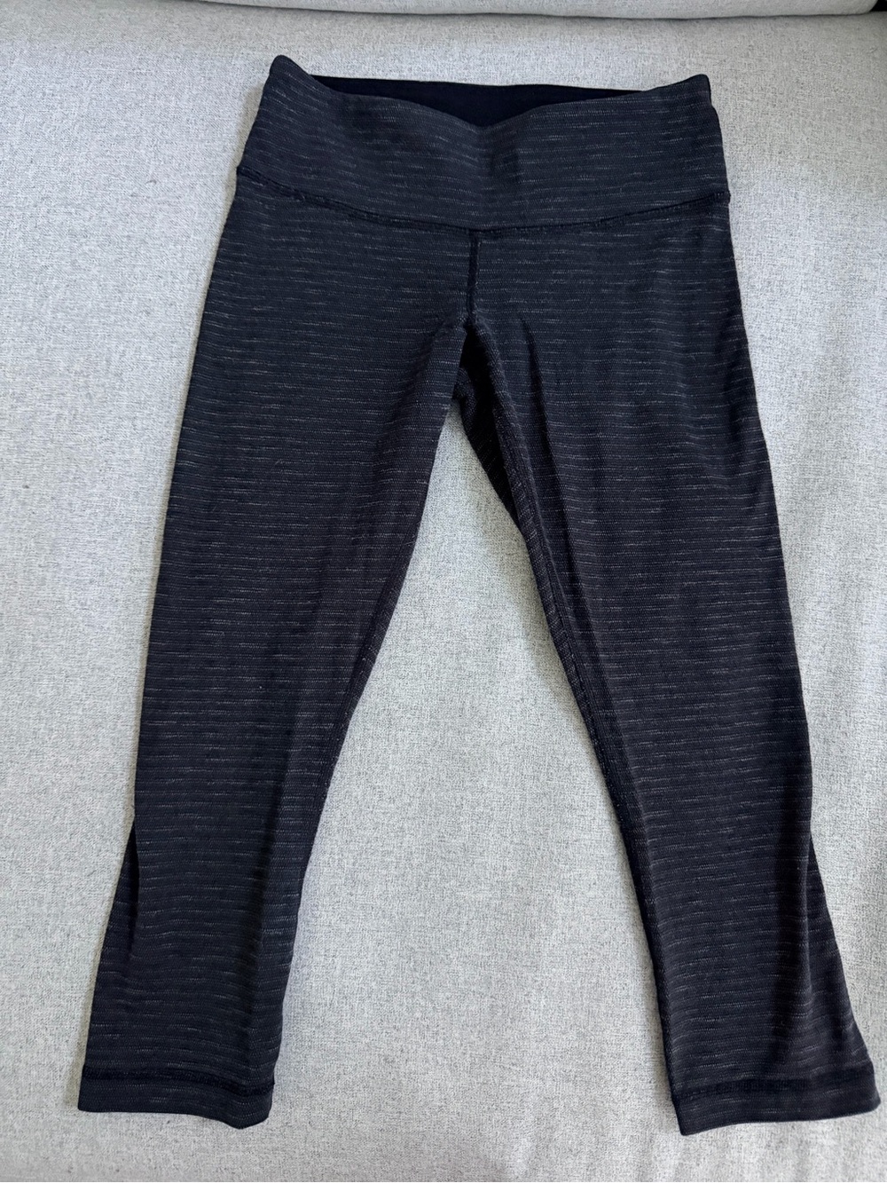 Lululemon heather Gray stripe legging 23” size 6